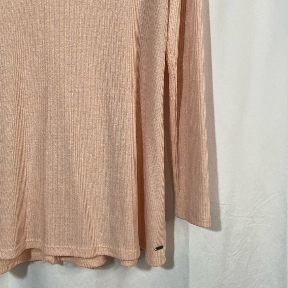 Hollister Light Pink Ribbed Long Sleeve Split V-Neck T-Shirt Women’s Size Medium - Picture 6 of 8